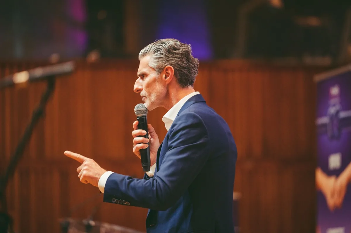 Ludovic Baumgartner on stage
